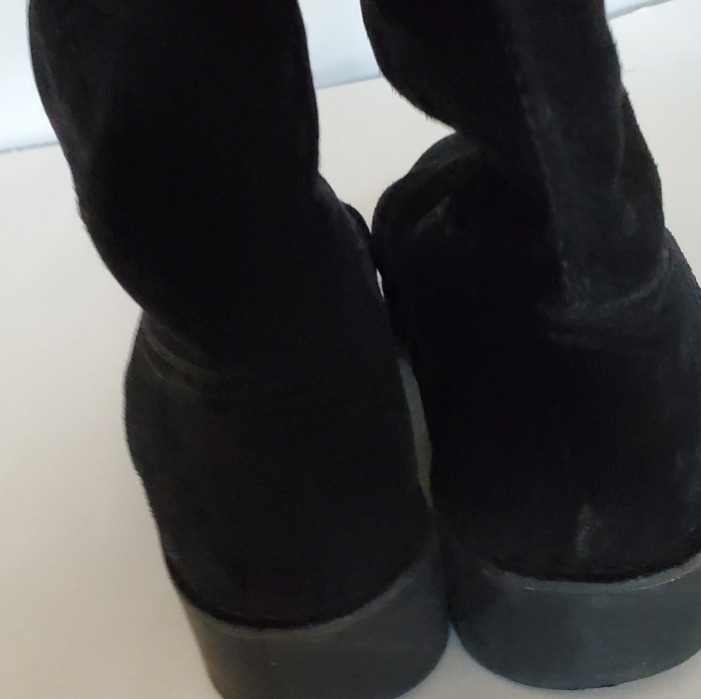 TORY BURCH Sz 9 WAYLAND Black Suede Sheep Fur Tall Boots Gold Logo 1.5" Heel EUC - Picture 10 of 16